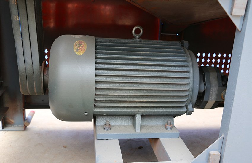 YGT4-12 Single traction Full-automatic Steel bar straightening and cutting machine Product display.jpg