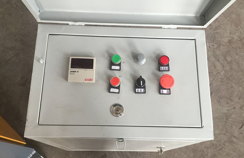 GT6-18 Wire straightening and cutting machine Product display.jpg