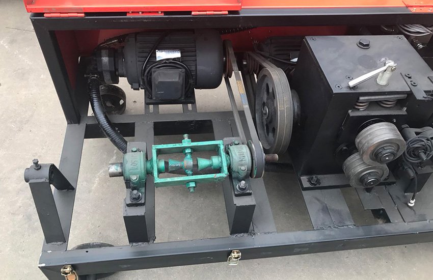 GT2.5-6 Full-automatic straightening and cutting machine Product display.jpg