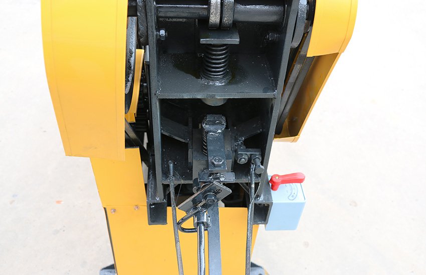 GT10-22 Zero error Rebar straightening and cutting machine Product display.jpg