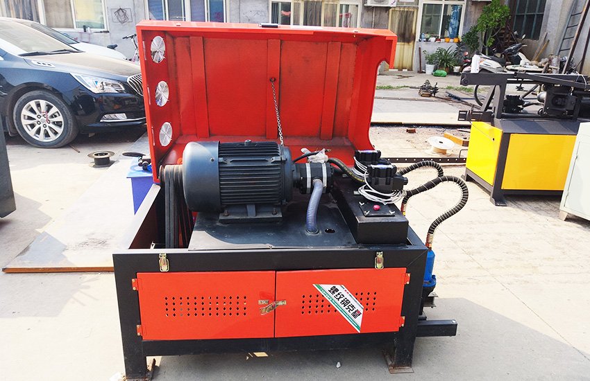 GT4-12 Double wire Full-automatic straightening and cutting machine Product display.jpg