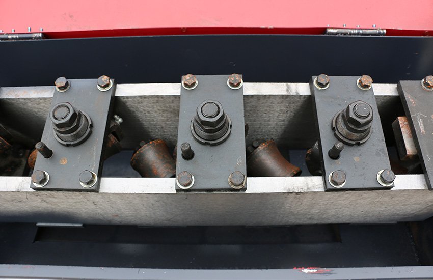 YGT4-14 Double traction Full-automatic Steel bar straightening and cutting machine Product display.jpg