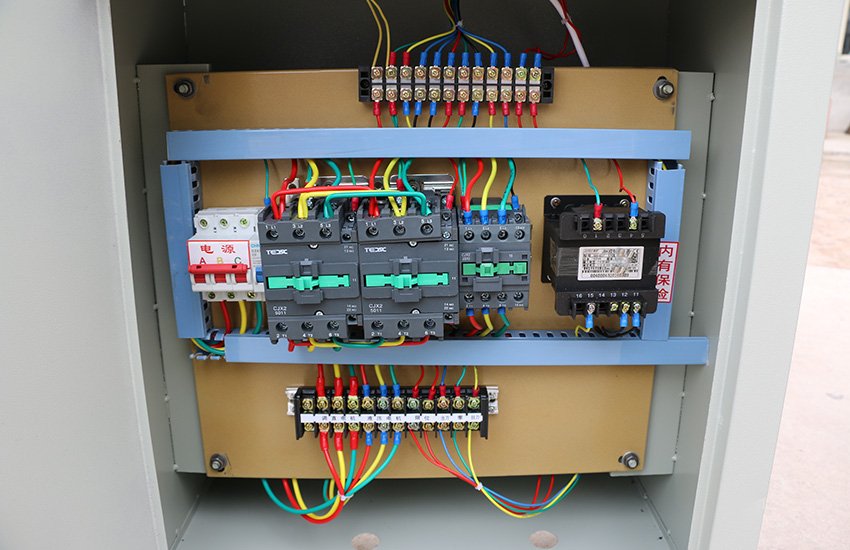 YGT4-14 Double traction Full-automatic Steel bar straightening and cutting machine Product display.jpg