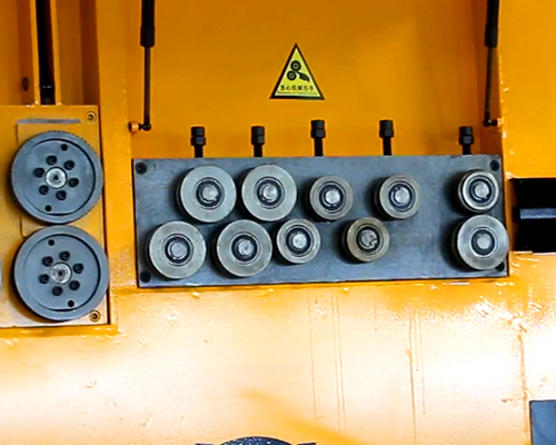 Straightening rollers